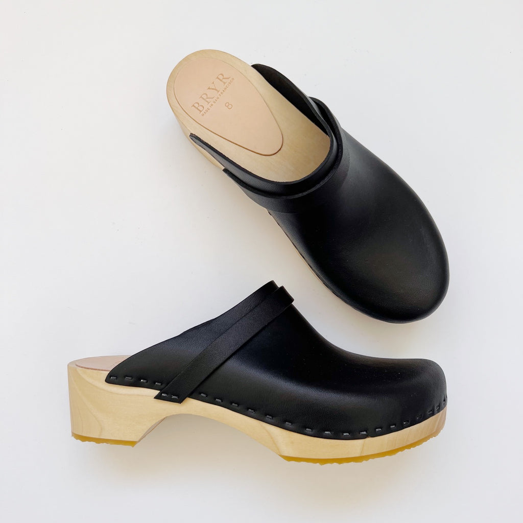 Gwen Worker Clog in Black Leather – Bryr Studio