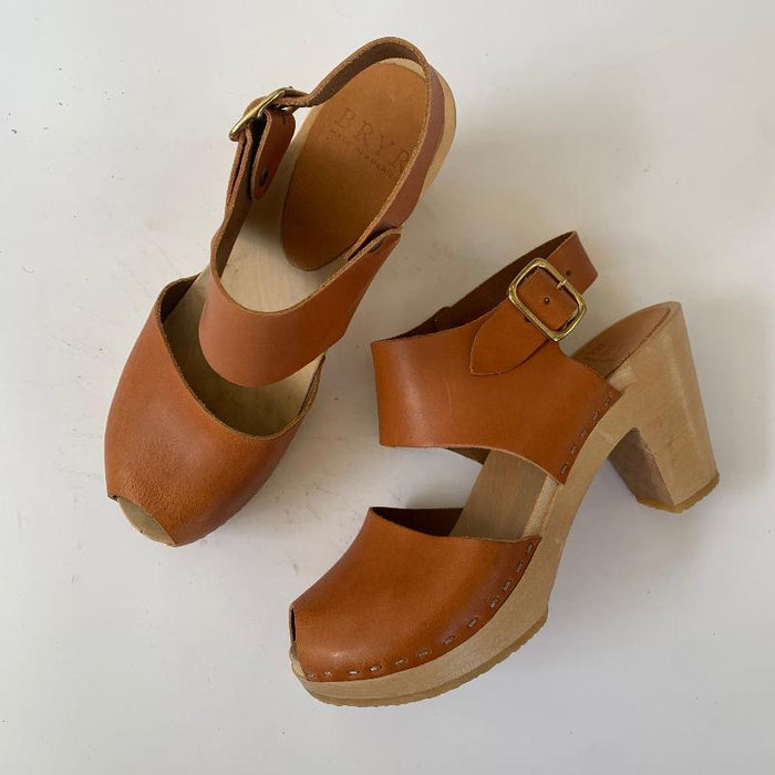 Miranda Peep in Whiskey, Size 5 (70% off)