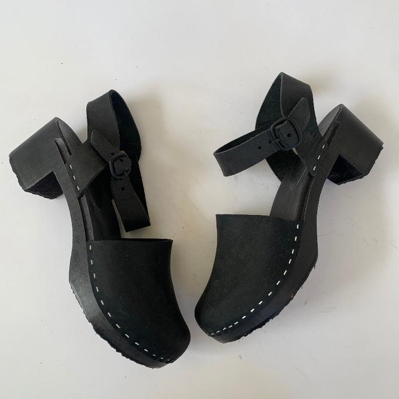 Sylvie Closed in Monochrome Black, Size 7 (70% off)