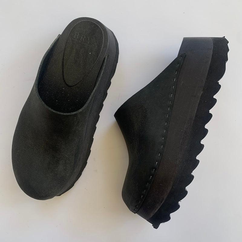 Chonk in Monochrome Black, Size 8 (70% off)