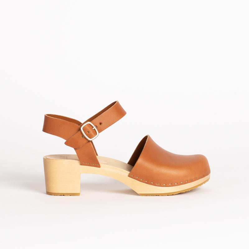 Sylvie Closed in Whiskey, Size 13 (50% off)