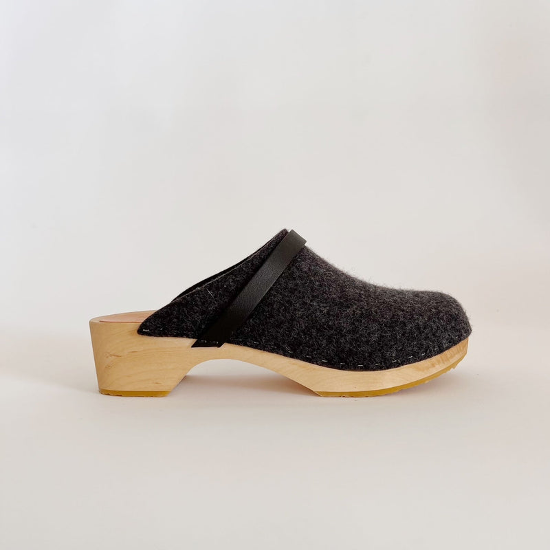 Toastie felt clog