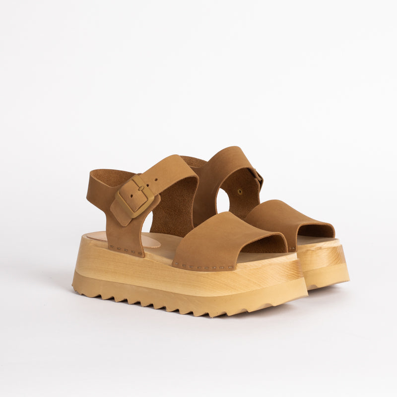 Uma sandal